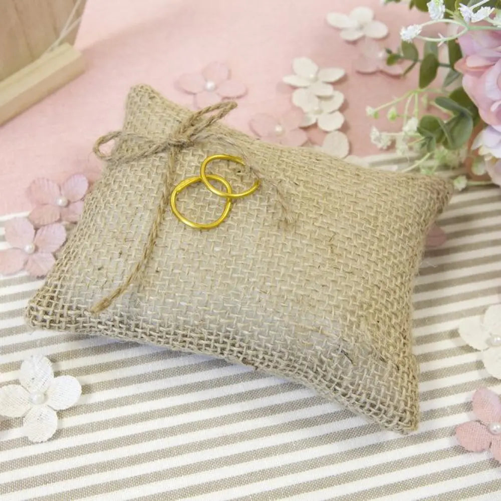 Petit Coussin en Jute Décoratif