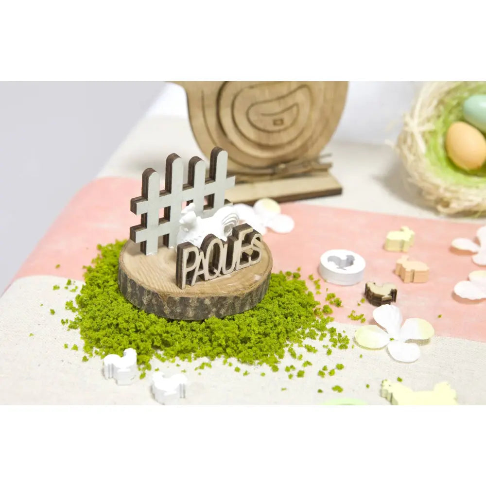 Déco de table sur rondin de bois  "Pâques"